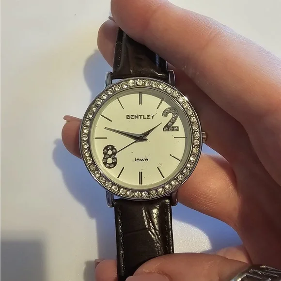 Bentley Watch With Rhinestones - Picture 3 of 6
